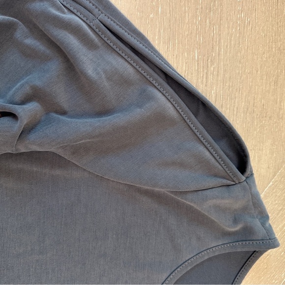 Green Envelope Gray Long Sleeve Ruffled Blouse - Picture 6 of 10